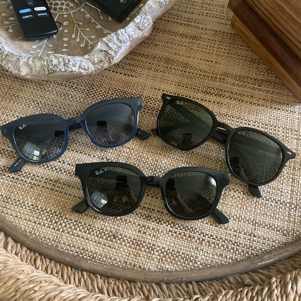 3 pair of ray-ban women’s sunglasses! Geometric rb4306 and rb4324 black and blue